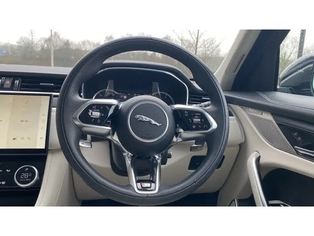 2022-jaguar-f-pace-20-d200-r-dynamic-hse-big-14