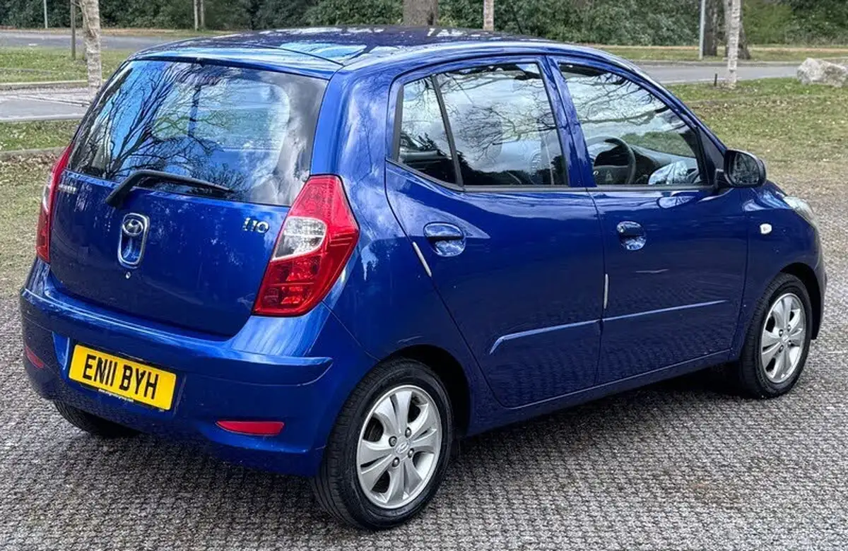 2011-hyundai-i10-12-active-big-8