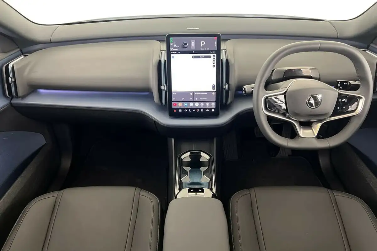 2024-volvo-ex30-e-twin-ultra-big-5