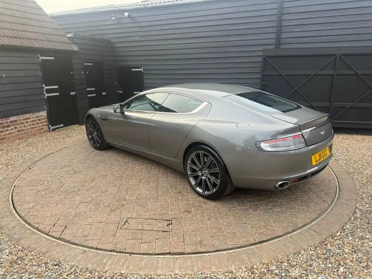 2011-aston-martin-rapide-s-v12-60-big-7
