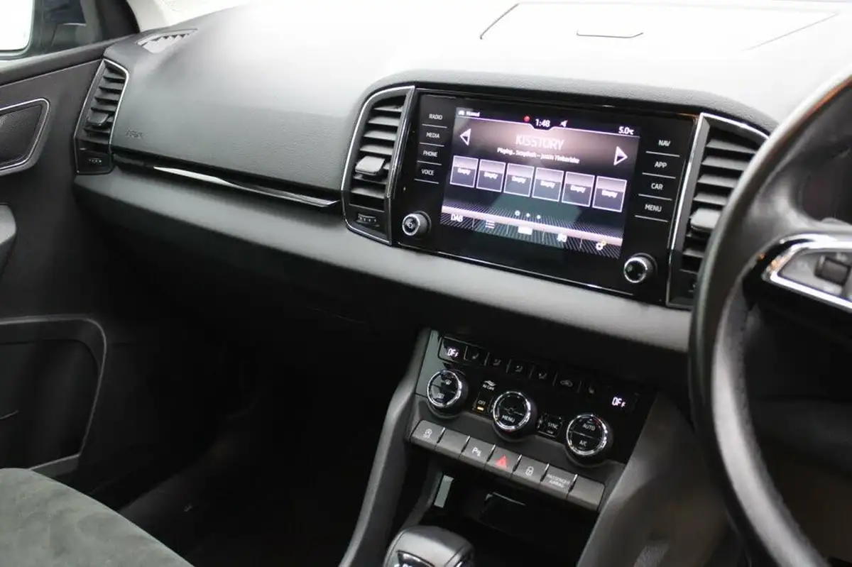 2019-skoda-karoq-16tdi-se-l-dsg-big-17
