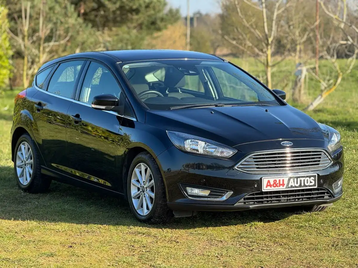 2015-ford-focus-10-titanium-t-125ps-hatchback-big-4