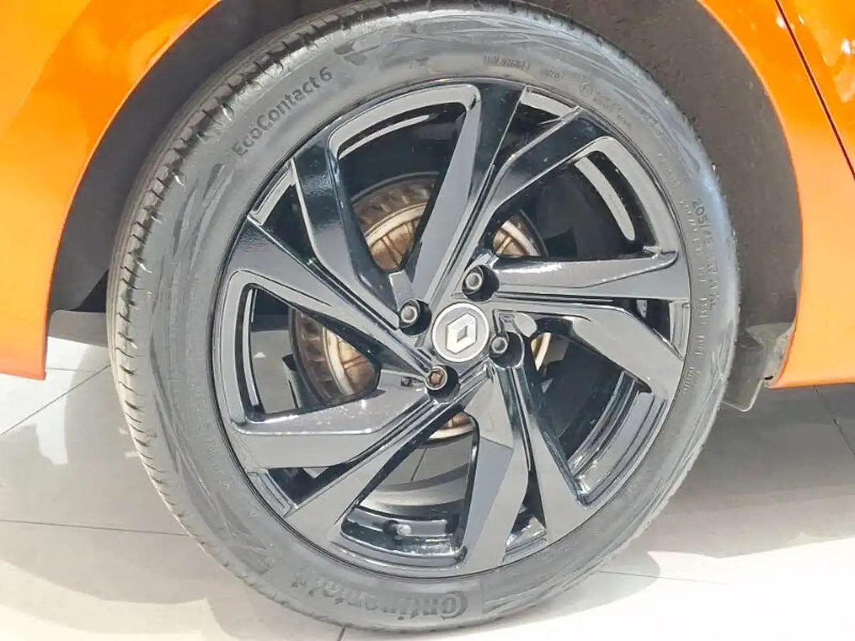 2020-renault-clio-10-tce-rs-line-100bhp-cvt-big-11