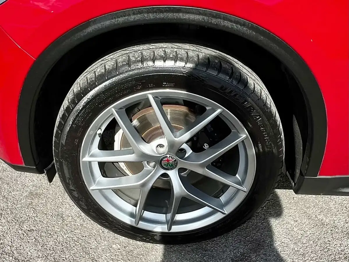 2018-alfa-romeo-stelvio-22td-milano-ss-big-14