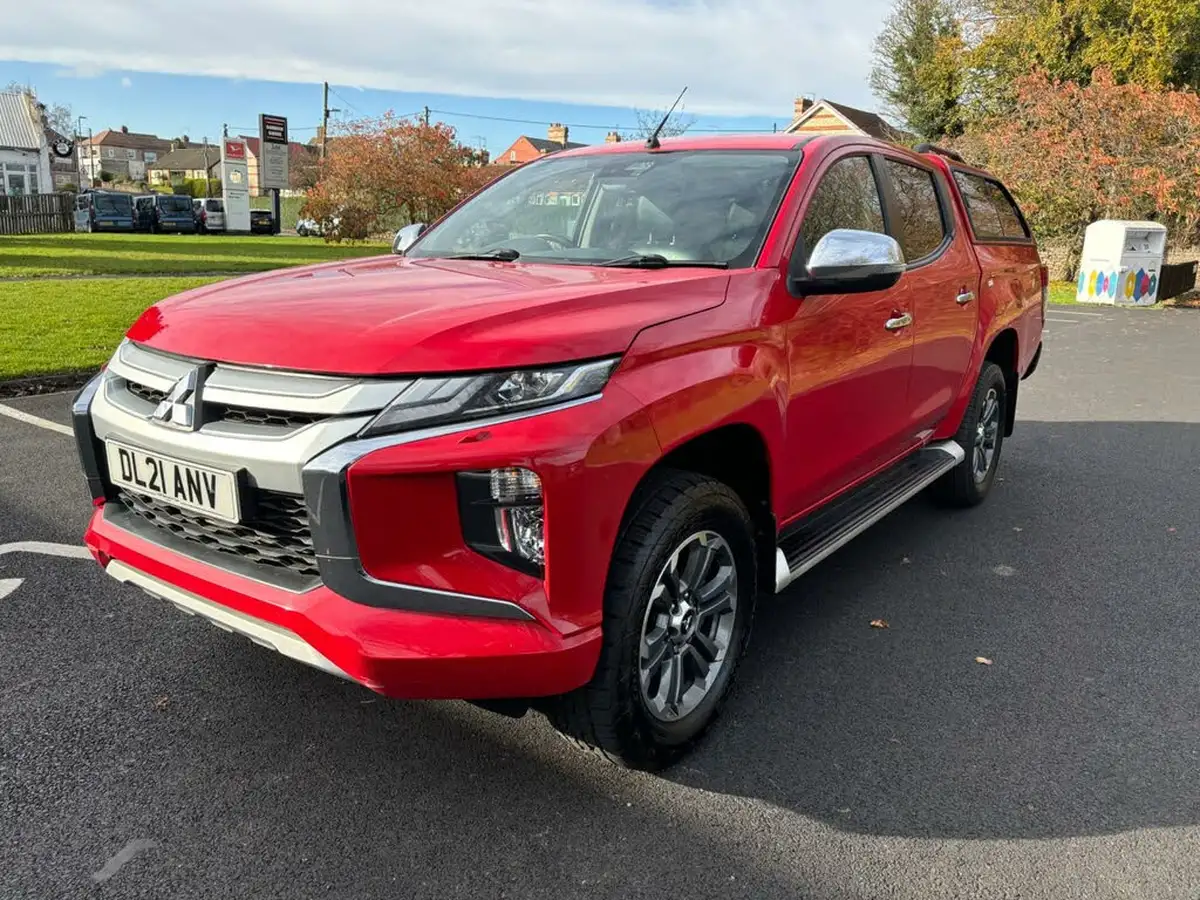 2021-mitsubishi-l200-22di-d-barbarian-auto-big-2