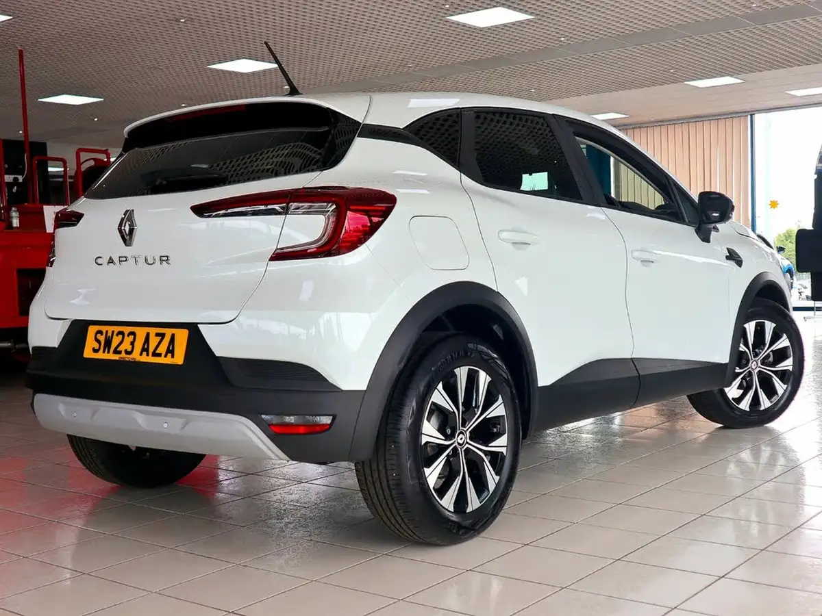 2023-renault-captur-10-tce-evolution-big-8