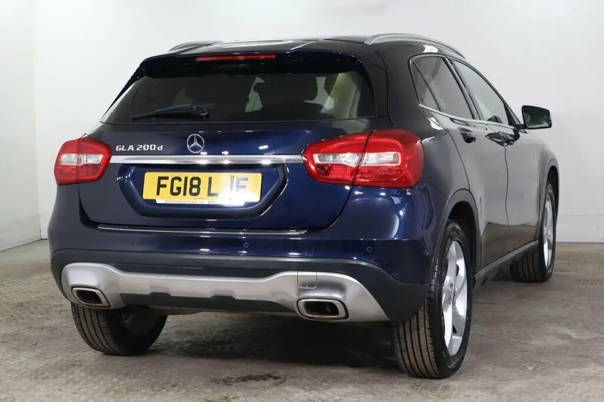 2018-mercedes-benz-gla-class-21d-gla-200d-sport-136ps-executivess-7g-dct-big-9