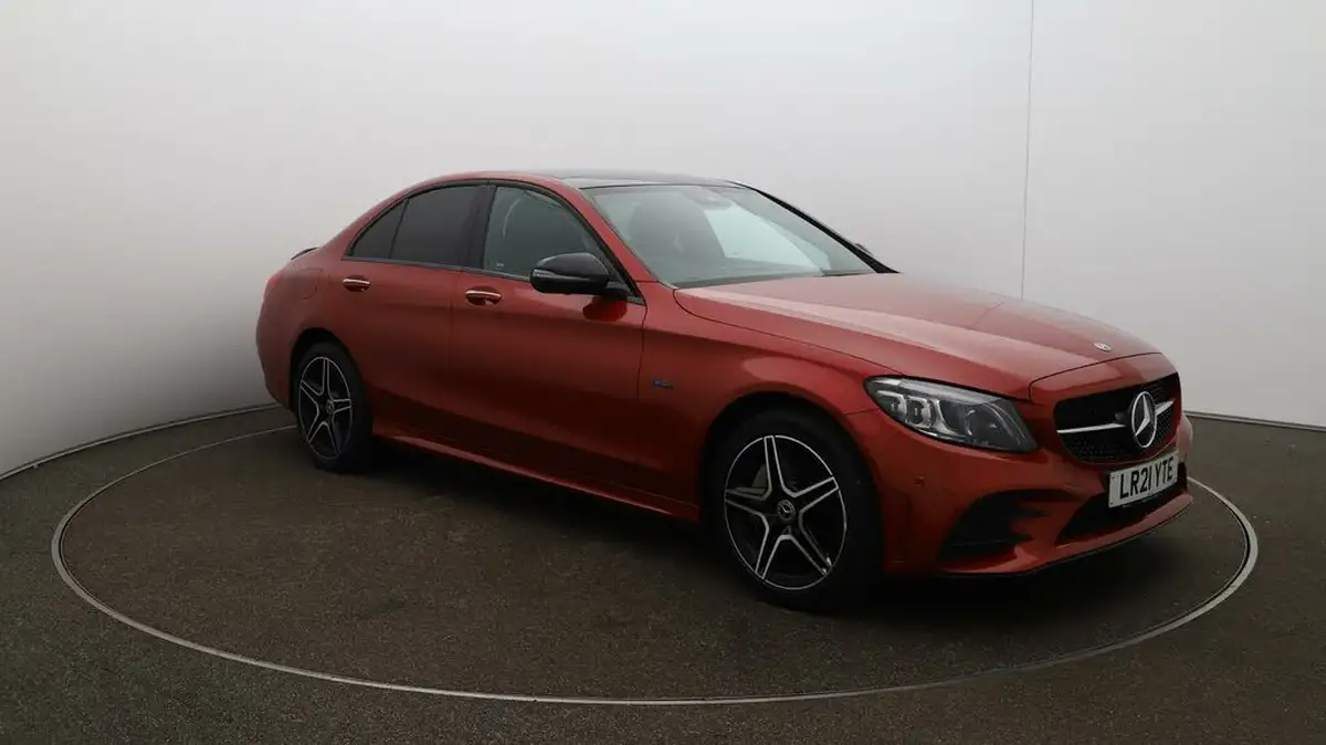 2021-mercedes-benz-c-class-20d-c300de-amg-line-edition-premium-plus-saloon-4d-big-40