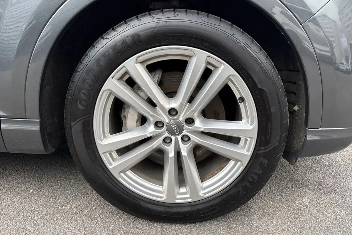 2019-audi-q7-30-50-tdi-s-line-ss-big-10