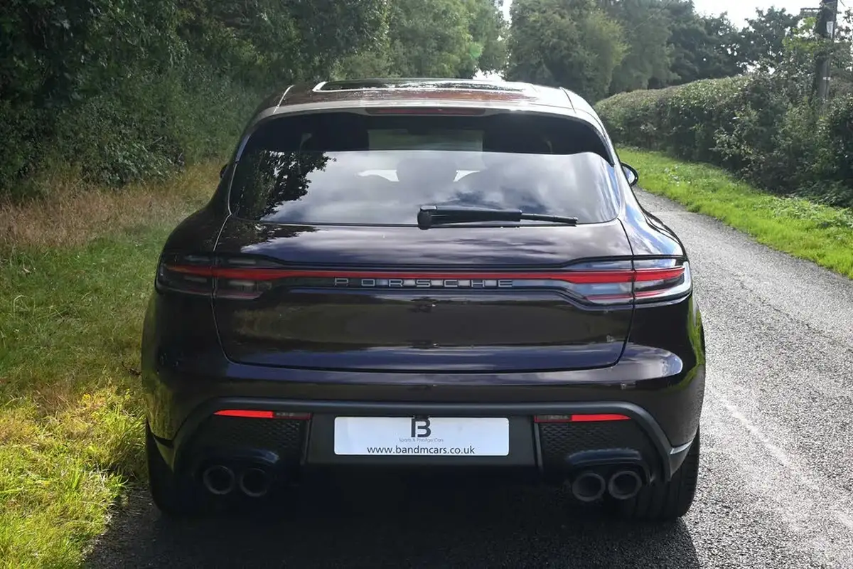 2023-porsche-macan-20-big-3