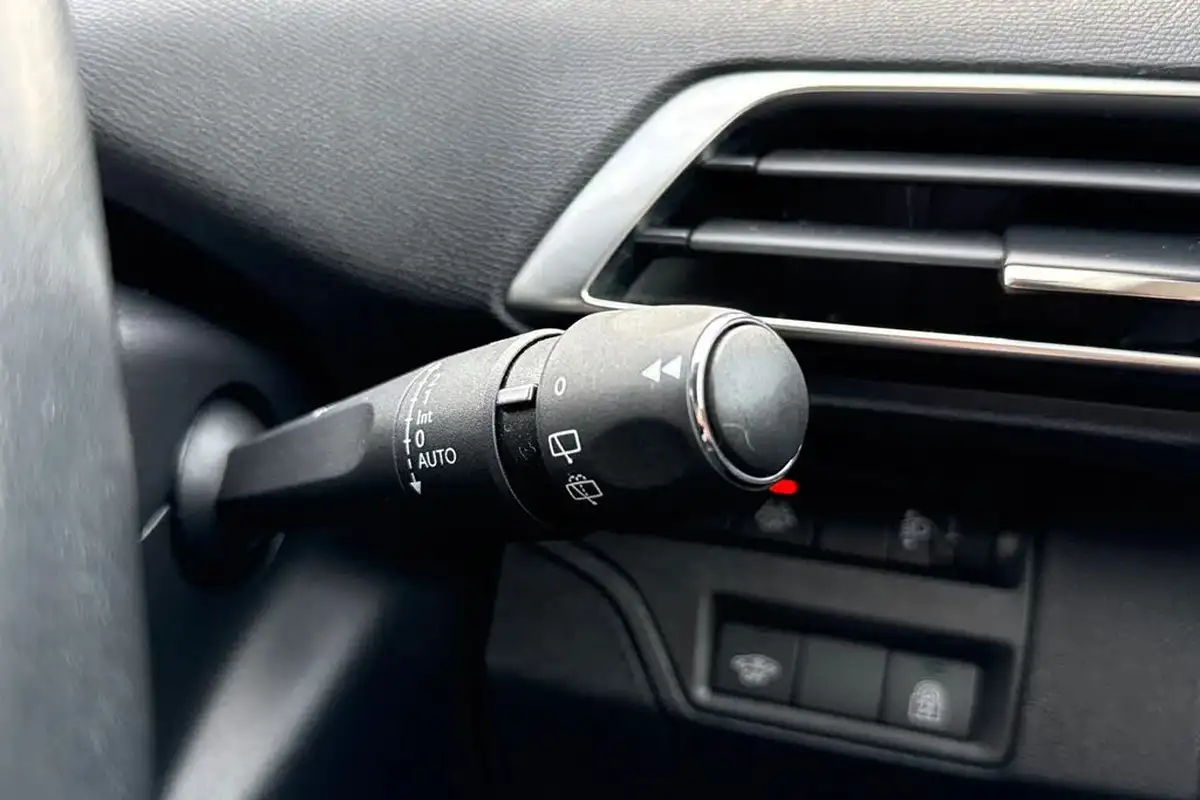 2021-peugeot-3008-suv-12-puretech-allure-premium-big-31