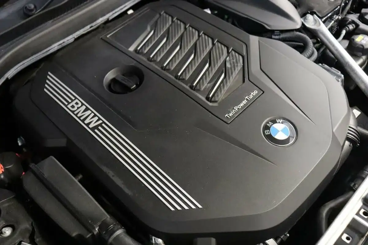 2019-bmw-8-series-30-840i-coupe-2d-big-15