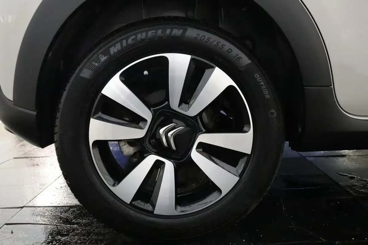 2023-citroen-c3-12-puretech-plus-110ps-eat6-big-28
