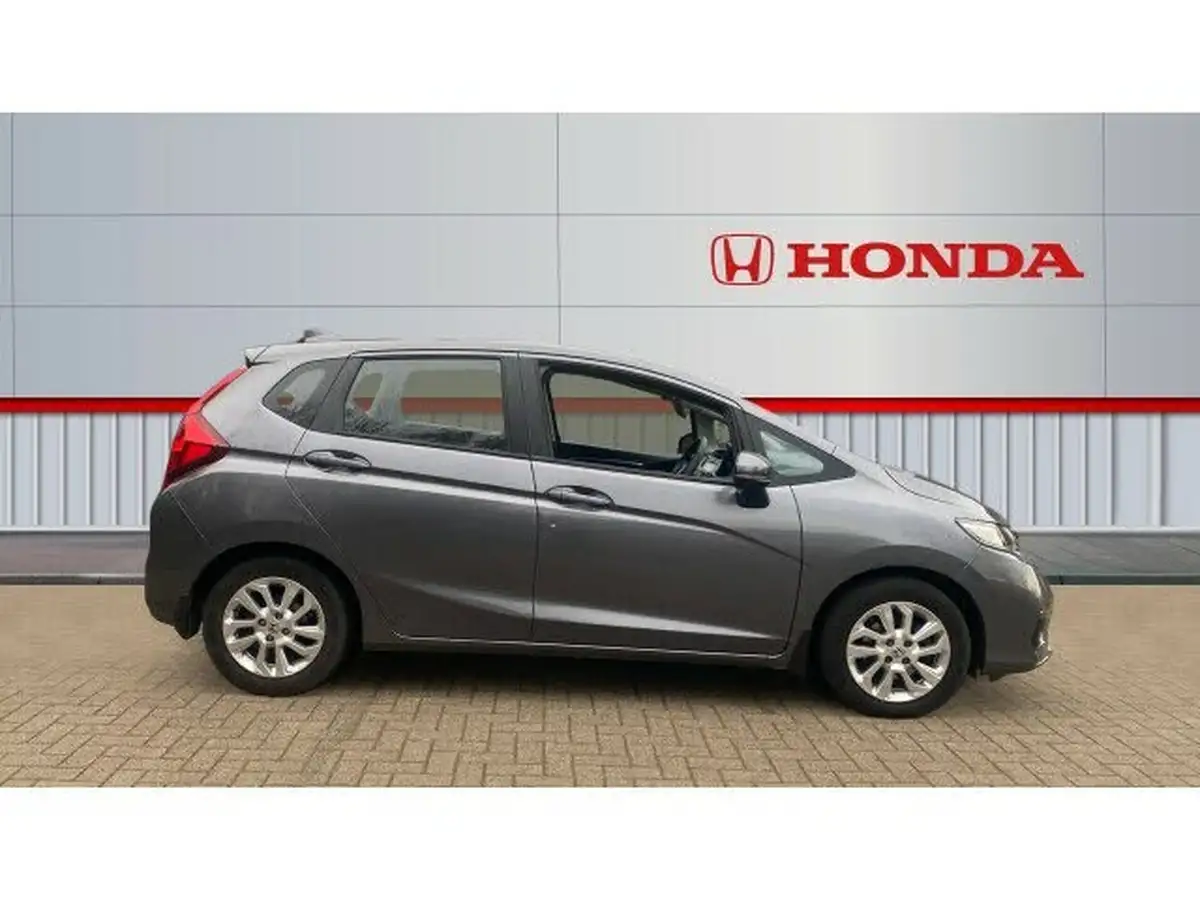2019-honda-jazz-13-i-vtec-se-cvt-big-4
