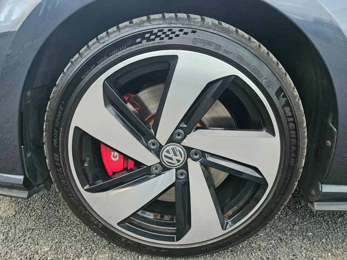 2019-volkswagen-golf-20-tsi-gti-performance-5d-dsg-big-16