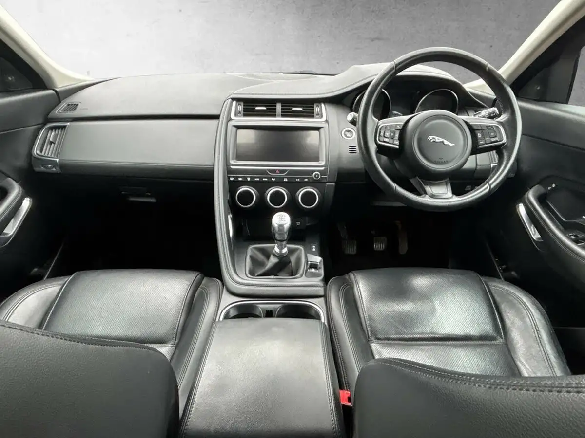 2019-jaguar-e-pace-20-i4d-s-big-1