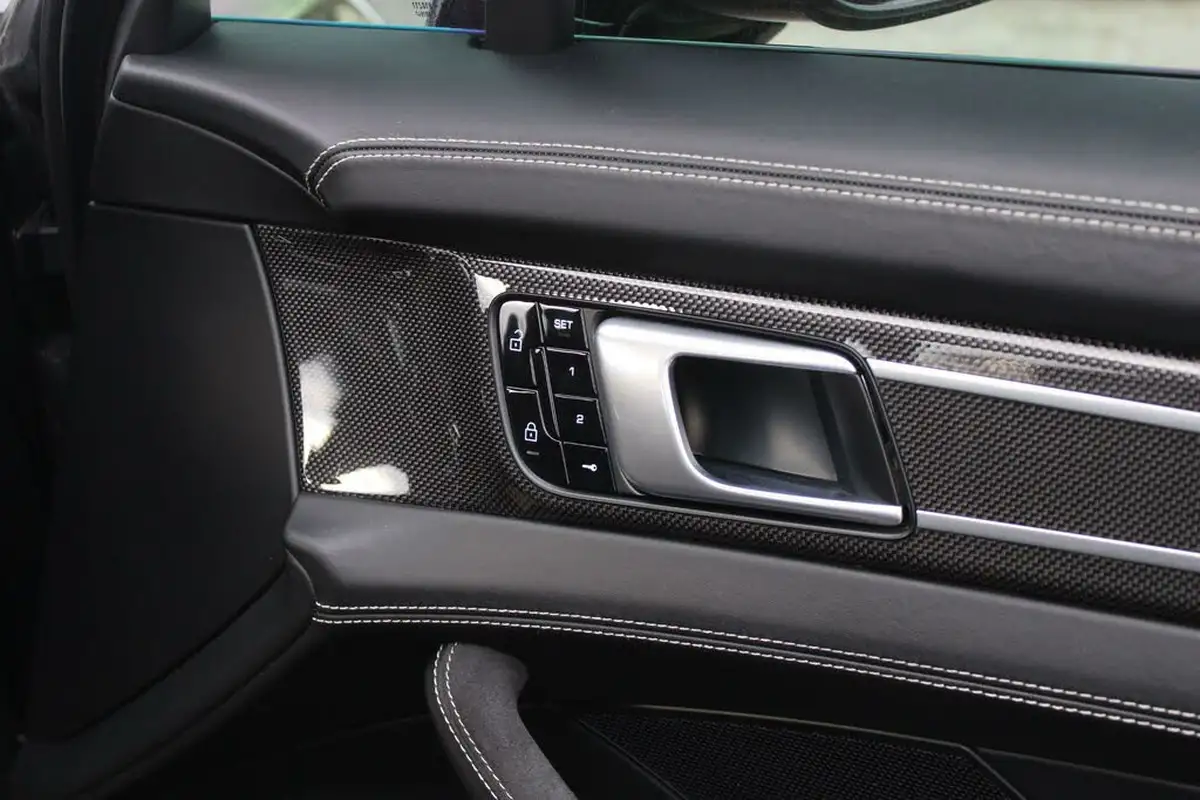 2019-porsche-panamera-40-v8-gts-hatchback-big-33
