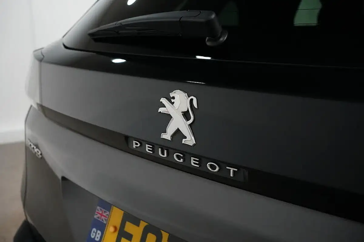 2021-peugeot-3008-suv-12-puretech-allure-premium-big-13