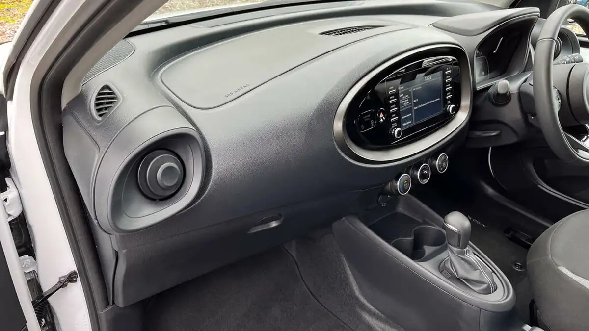 2023-toyota-aygo-x-10-vvt-i-pure-cvt-big-27
