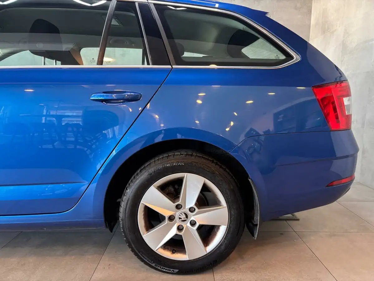 2019-skoda-octavia-16tdi-se-technology-estate-big-32