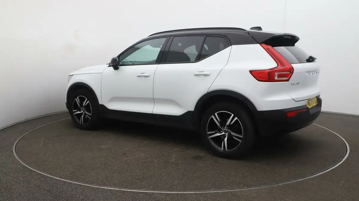 2022-volvo-xc40-15-t3-r-design-auto-big-28