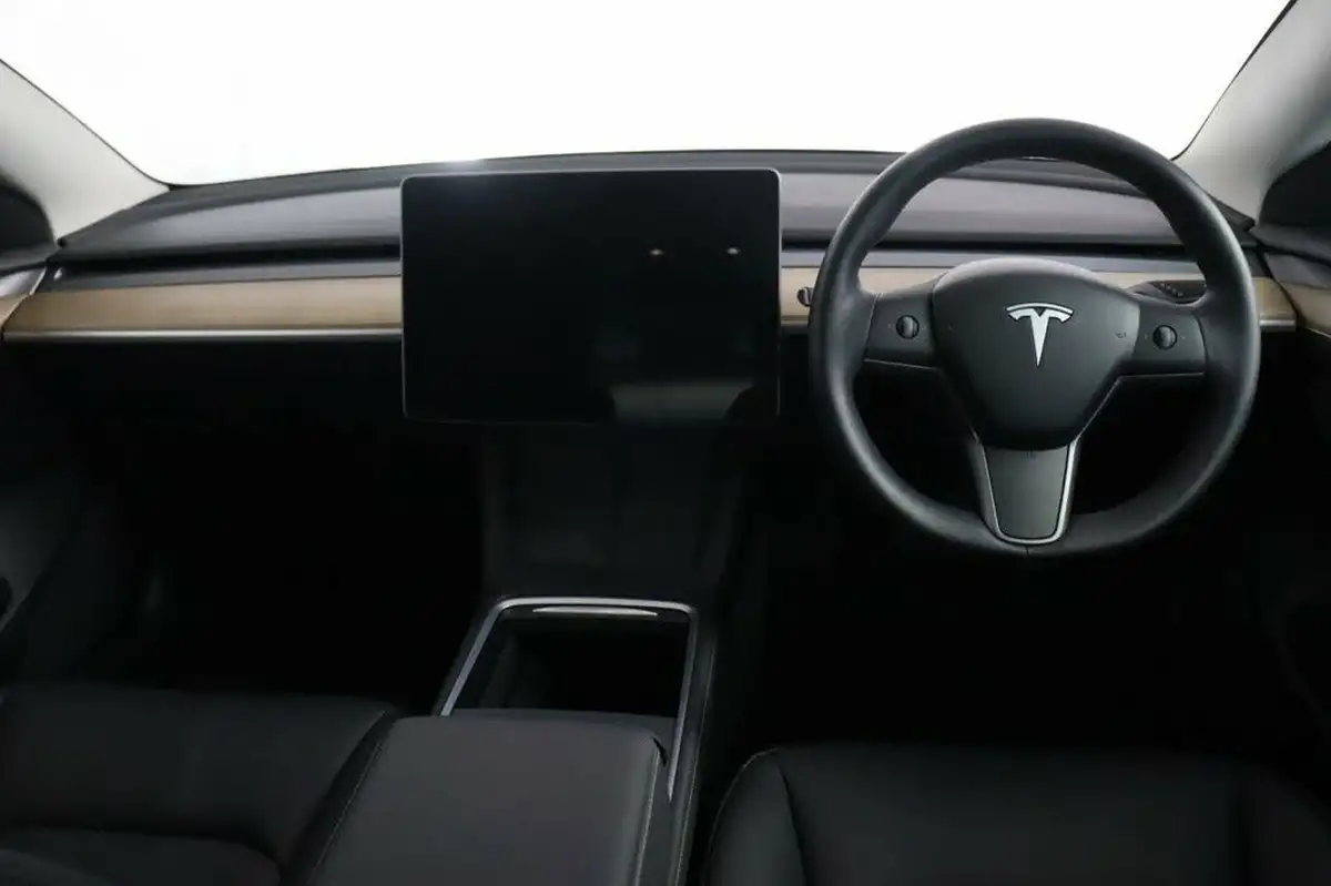 2021-tesla-model-3-e-standard-plus-big-6