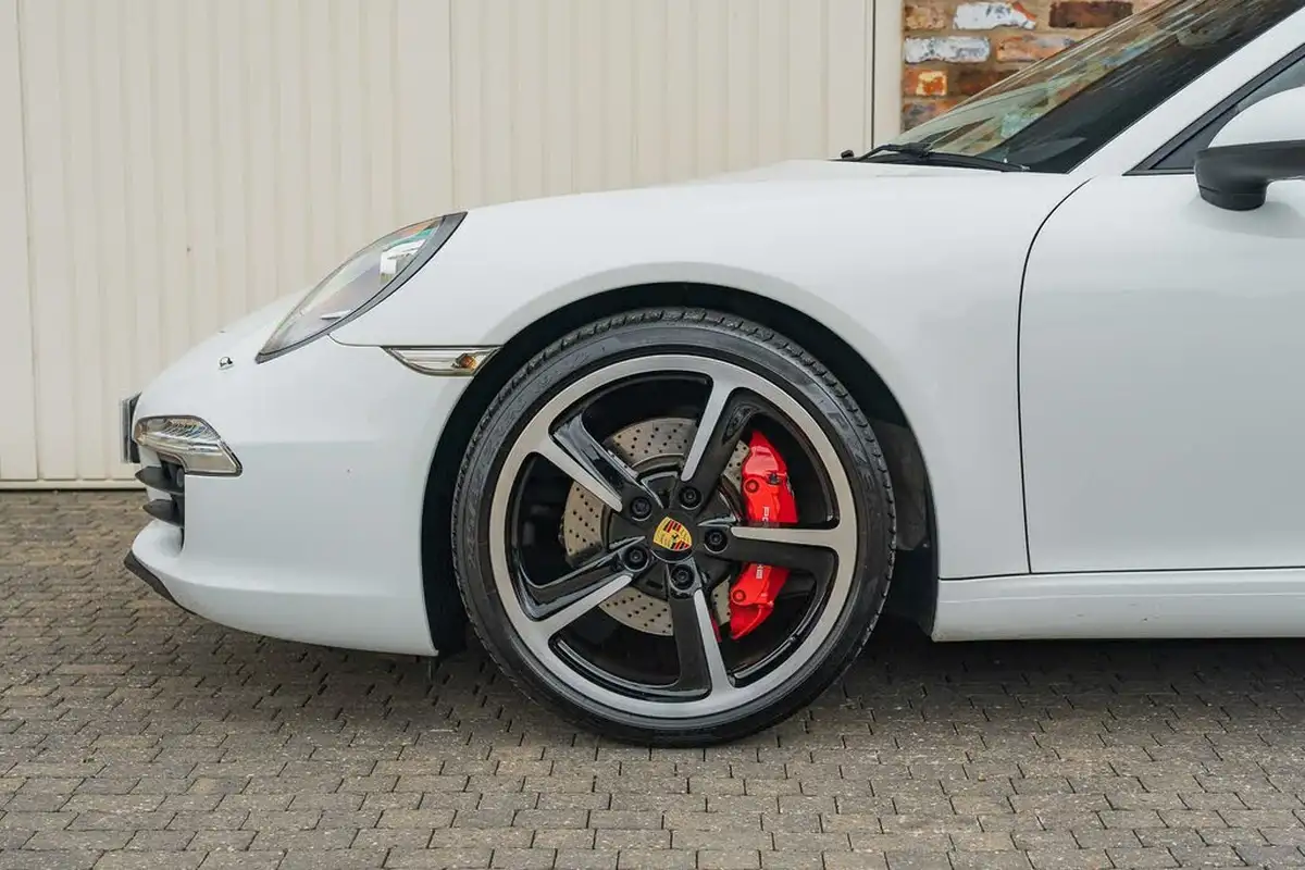 2013-porsche-911-38-carrera-s-coupe-pdk-big-10