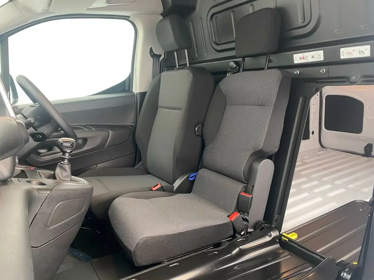 2023-citroen-berlingo-15-bluehdi-650-driver-edition-big-17