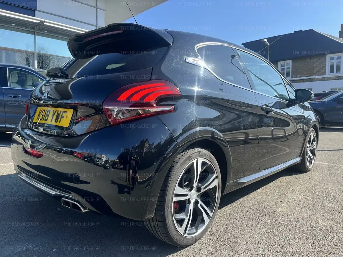 2018-peugeot-208-16-thp-gti-prestige-big-10