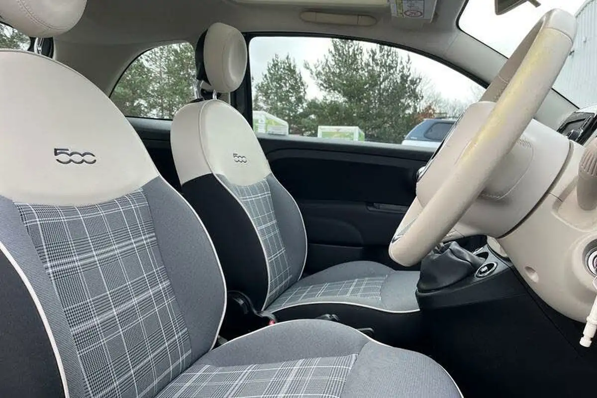 2019-fiat-500-12-lounge-ss-big-16