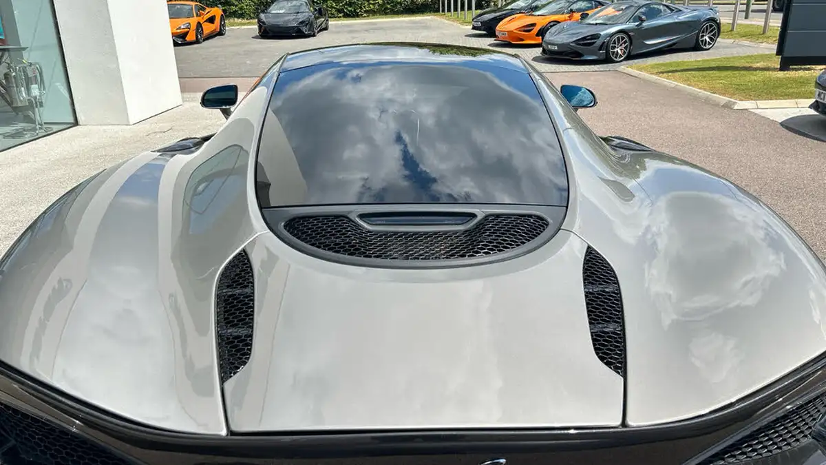 2017-mclaren-570gt-38-big-24