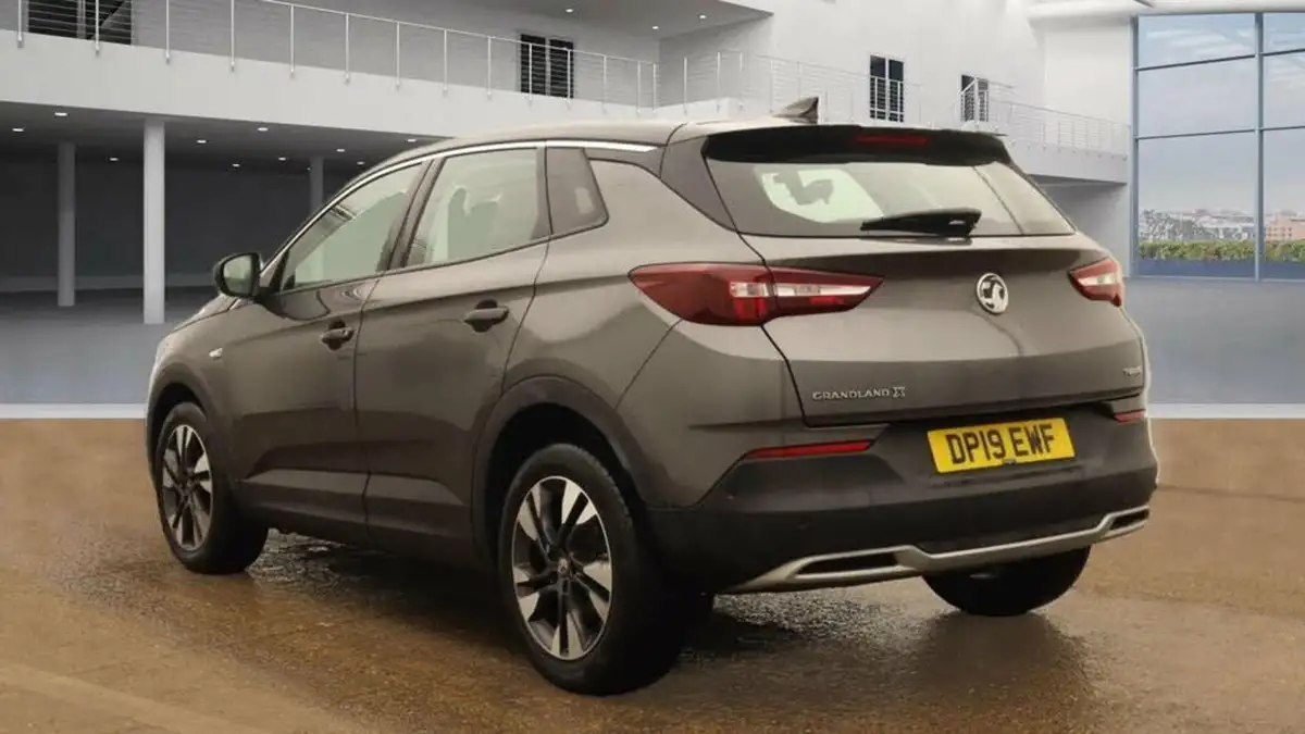 2019-vauxhall-grandland-x-12-sport-nav-big-2