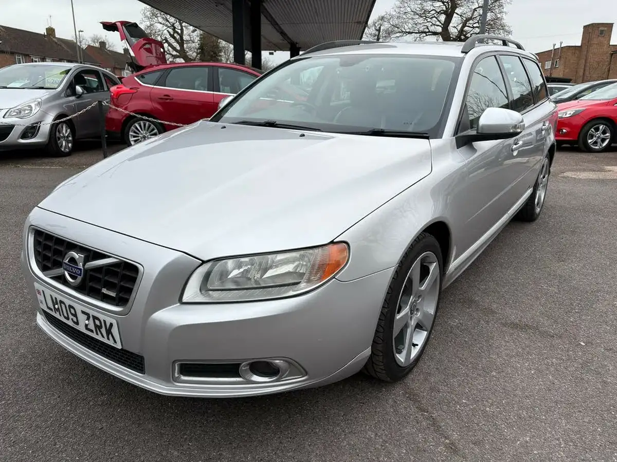 2009-volvo-v70-20td-r-design-se-big-2