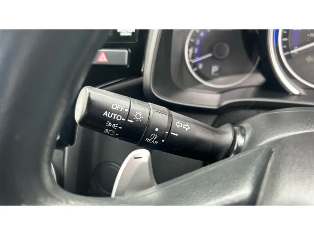 2018-honda-jazz-13-i-vtec-se-cvt-big-12