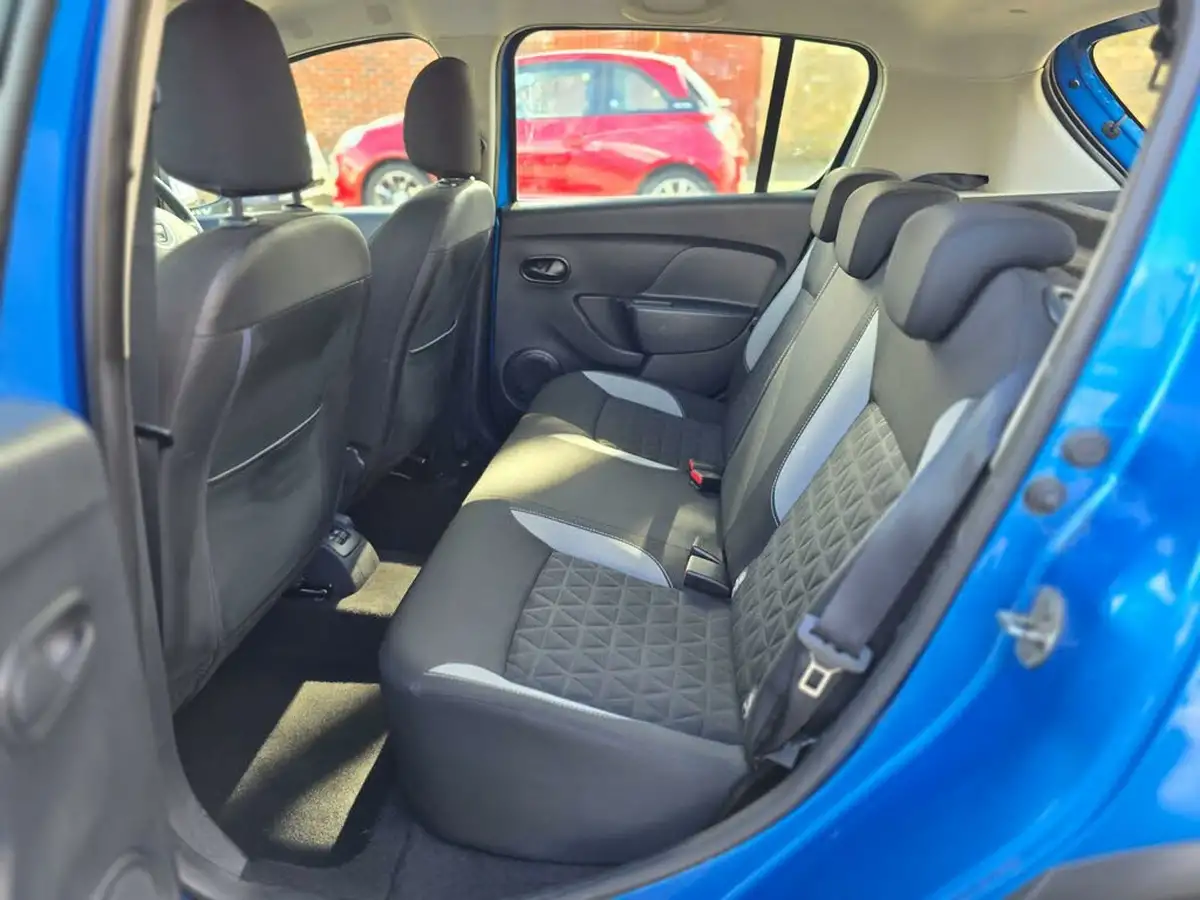 2014-dacia-sandero-stepway-09-laureate-big-37