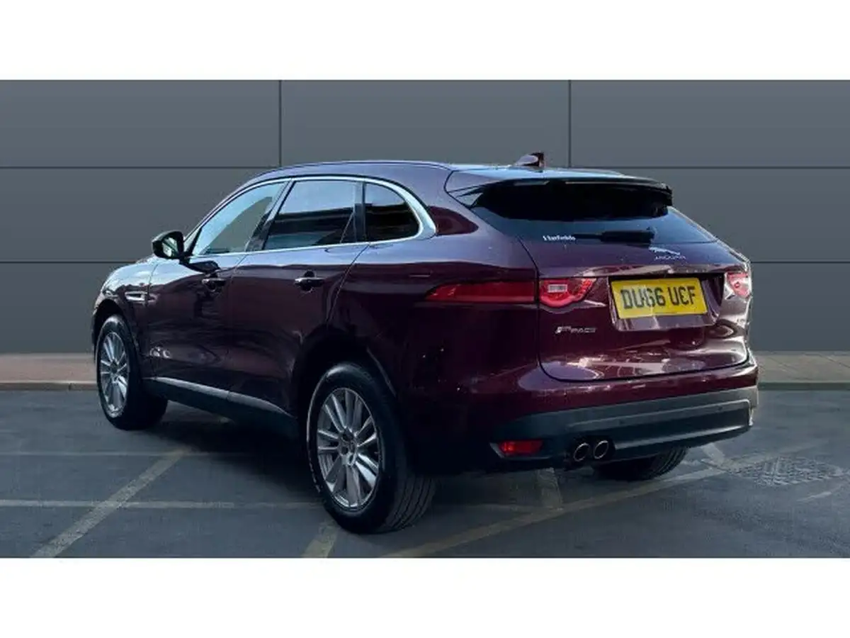 2016-jaguar-f-pace-20-i4d-portfolio-awd-big-1