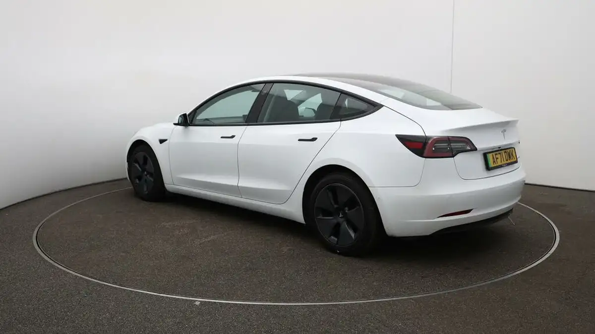 2021-tesla-model-3-e-long-range-awd-big-54