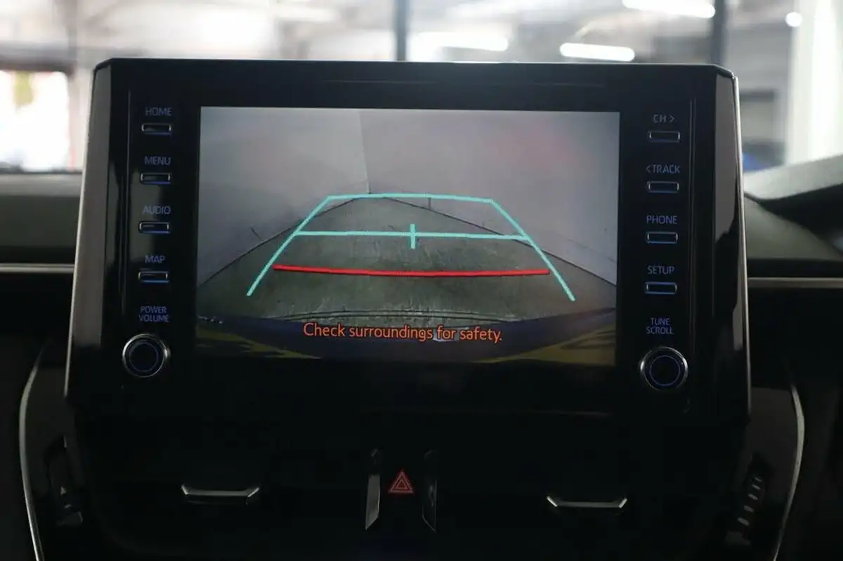 2020-toyota-corolla-18-vvt-i-icon-tech-spare-wheel-touring-sports-5d-big-39