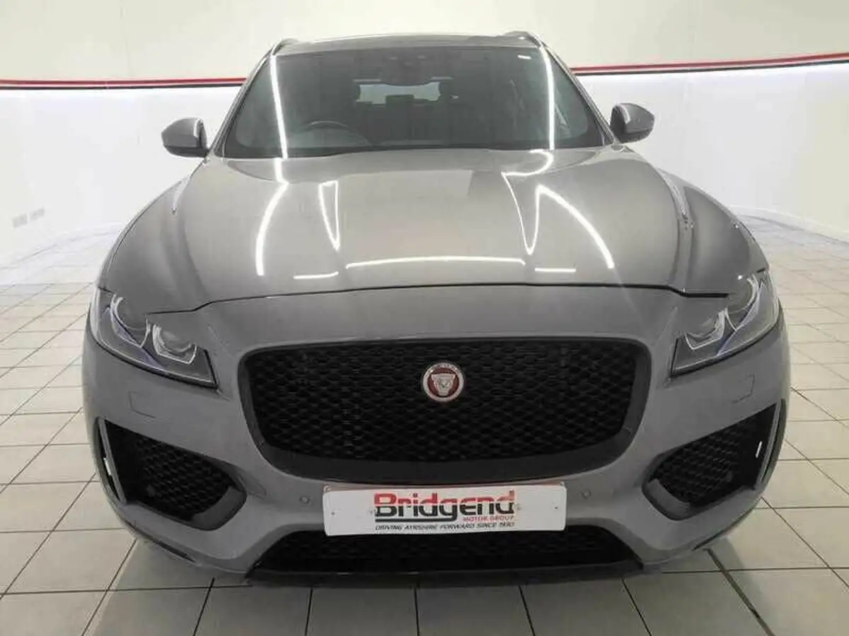 2020-jaguar-f-pace-20-i4d-chequered-flag-180ps-big-1