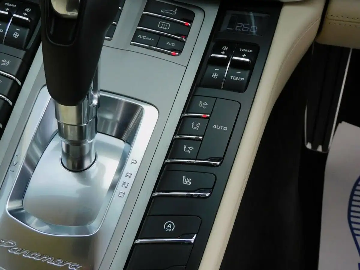 2014-porsche-panamera-30td-big-44