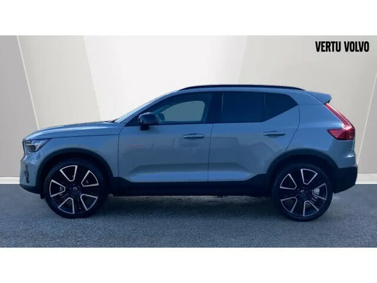 2024-volvo-xc40-20-b4-ultra-bright-big-7