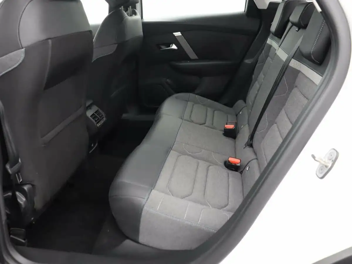 2023-citroen-c4-12-puretech-sense-plus-big-28