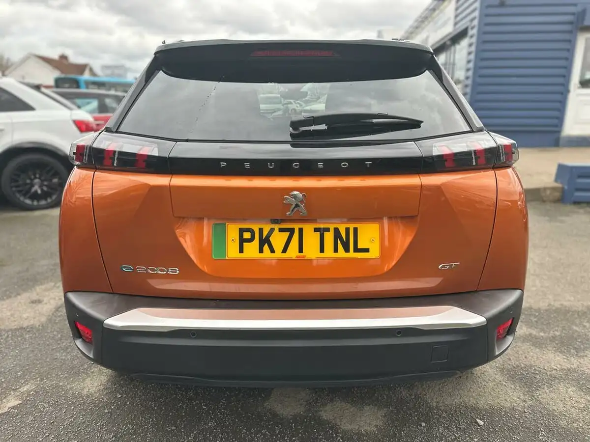 2022-peugeot-2008-suv-e-gt-premium-big-14