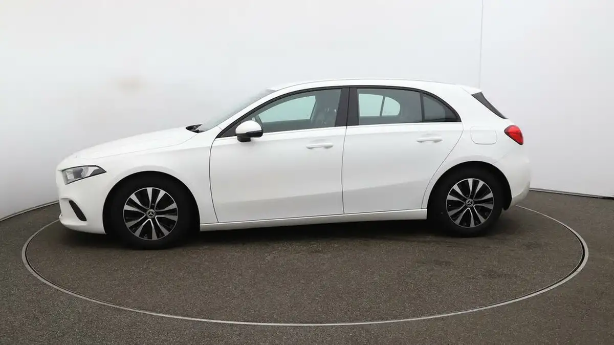 2022-mercedes-benz-a-class-20d-a180d-se-big-62