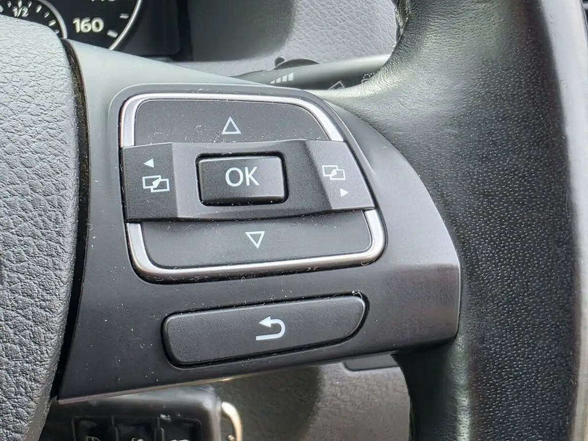 2015-volkswagen-touran-16td-se-big-33