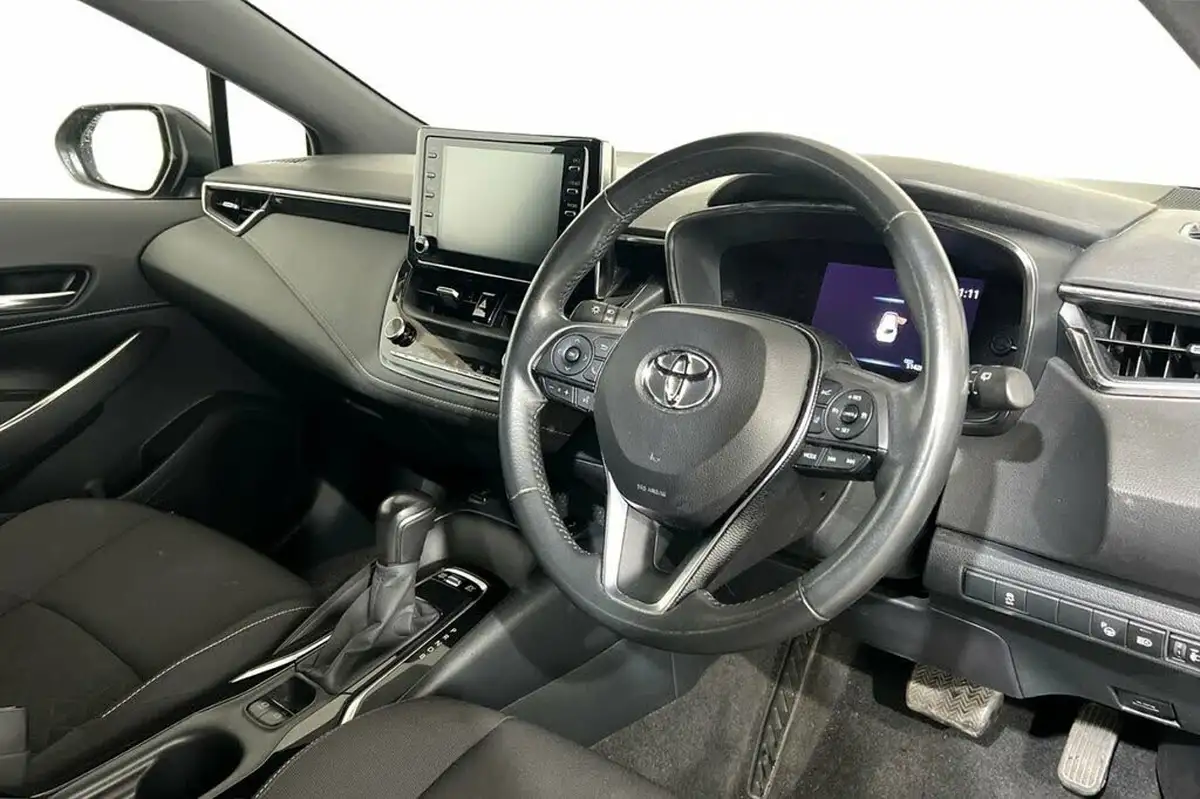 2021-toyota-corolla-18-vvt-i-icon-tech-spare-wheel-touring-sports-5d-big-8
