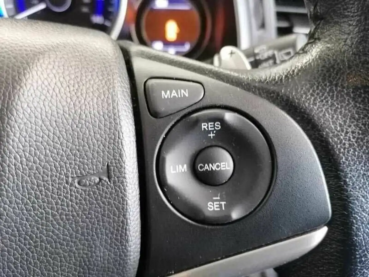2018-honda-jazz-13-i-vtec-ex-navi-cvt-big-20