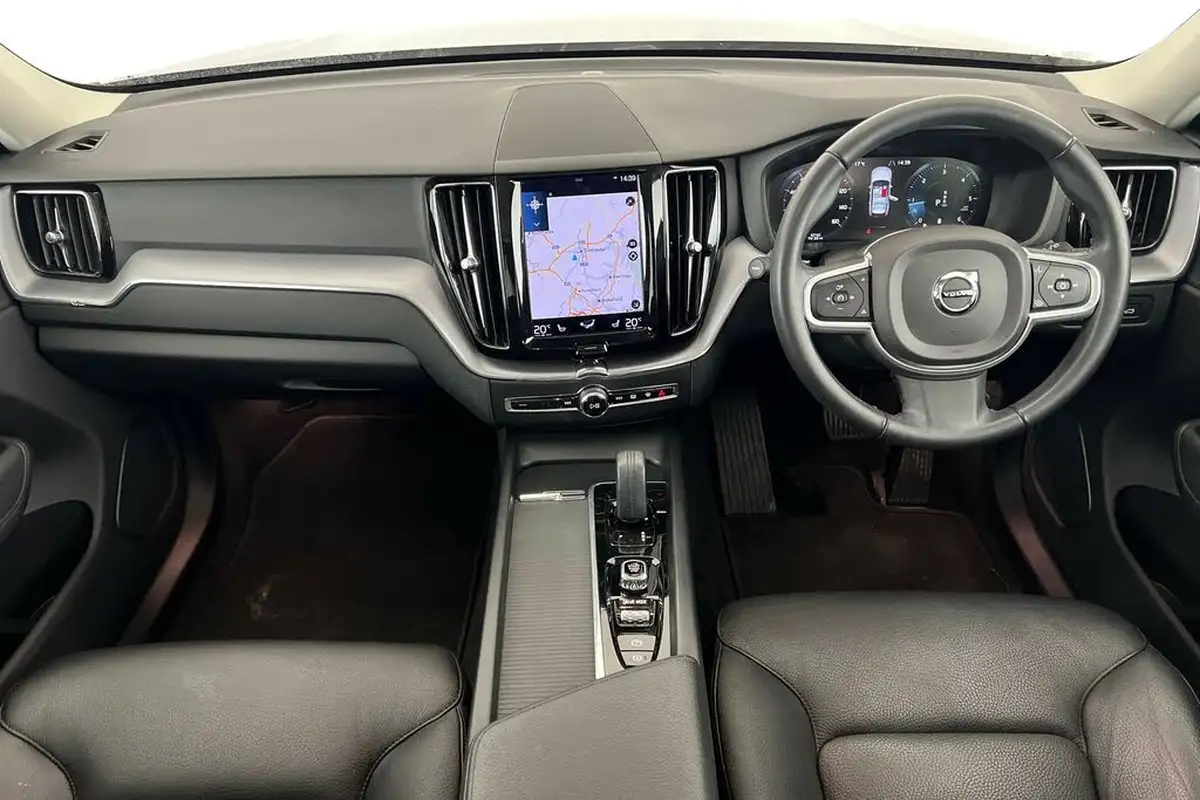 2021-volvo-xc60-20td-b4-momentum-awd-big-5