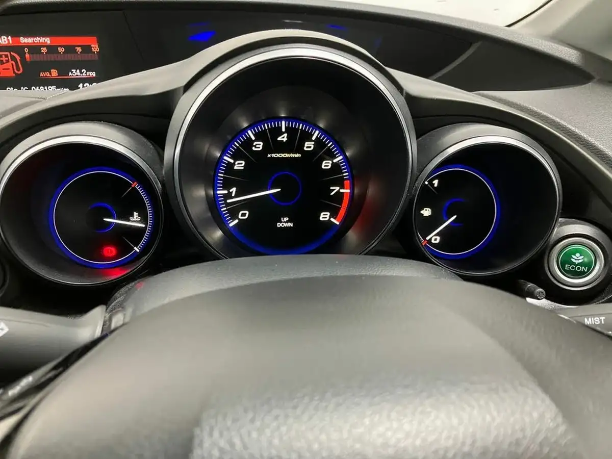2015-honda-civic-18-sr-tourer-big-33