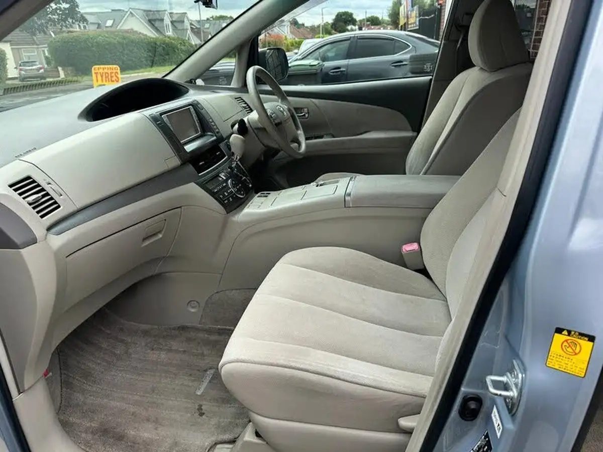 2010-toyota-estima-hybrid-24i-big-17